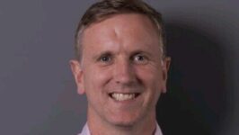 Simon Webb, Livemore