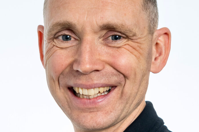 Matthew Elliott, Nivo