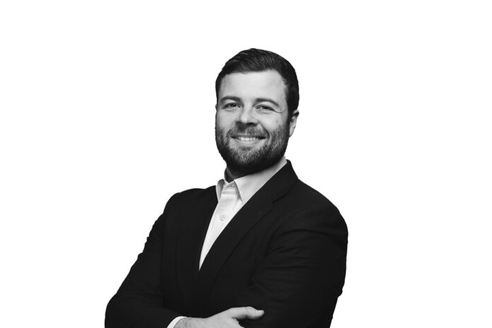 Jamie Russell, Ortus